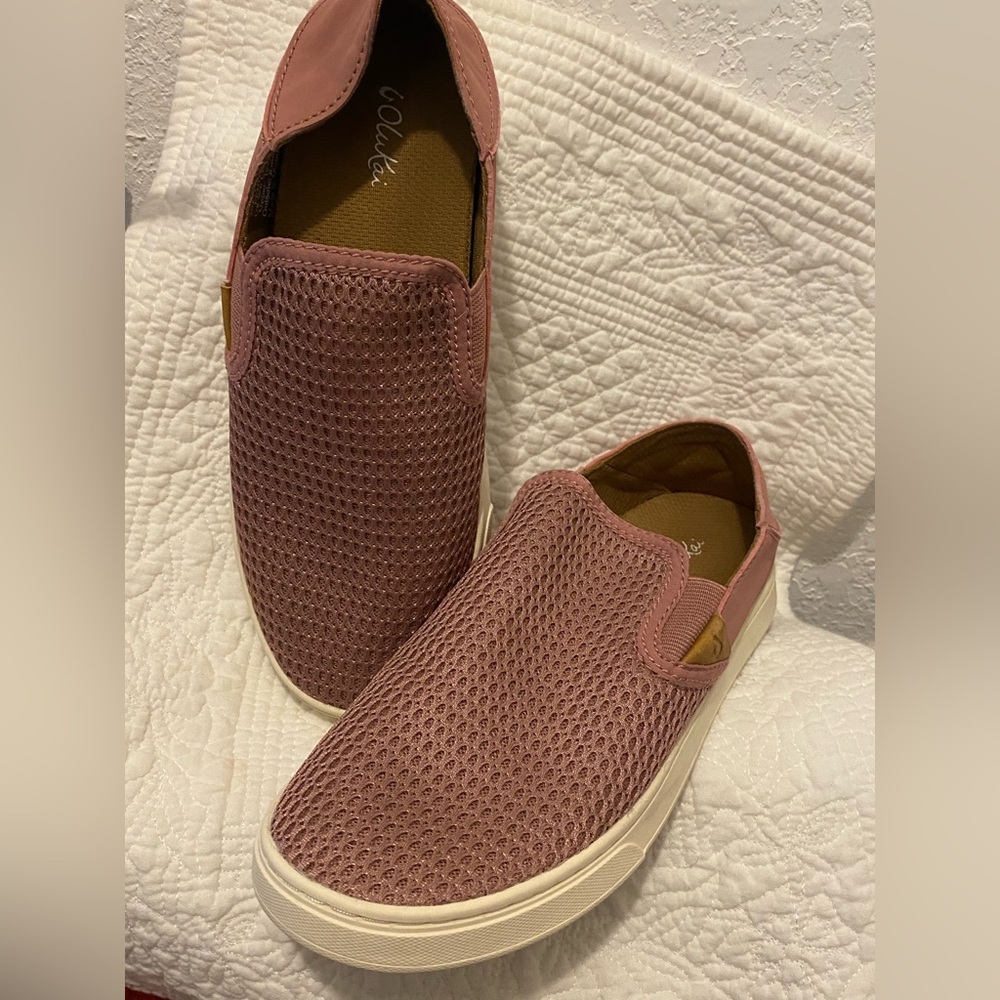 OLUKAI Pehuea Women’s “Slip-Ons Faux Suede Sneakers” Size W6 Rose Pink EUC